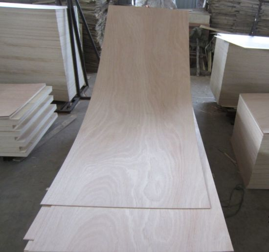 1220X2440mmx 4.6mm Madera contrachapada fina para puerta de Okoume
