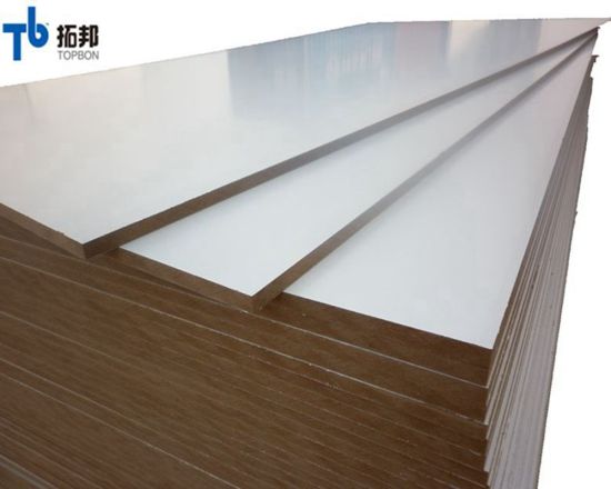 "Tablero de MDF de melamina de grano de madera con precio competitivo de alta calidad"
