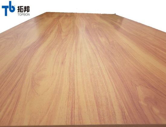 "MDF de 18 mm con revestimiento de melamina blanca de buena calidad"