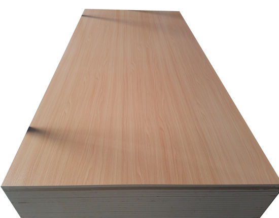 "Hoja de MDF laminado Tablero de MDF de 3 mm con alta calidad"