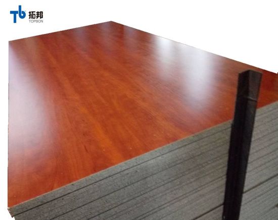 "Tablero de partículas laminadas para uso en muebles"