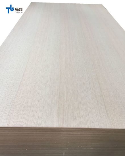 "Tablero de MDF laminado de chapa de nogal natural con alta calidad"
